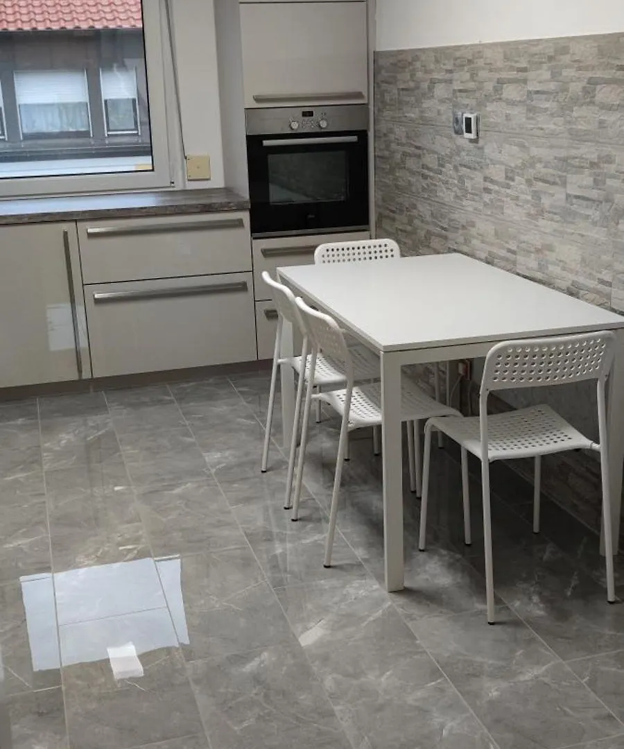 Apartment Geraeumige 4 Zimmer Wohnung Mit Balkon Altendorf