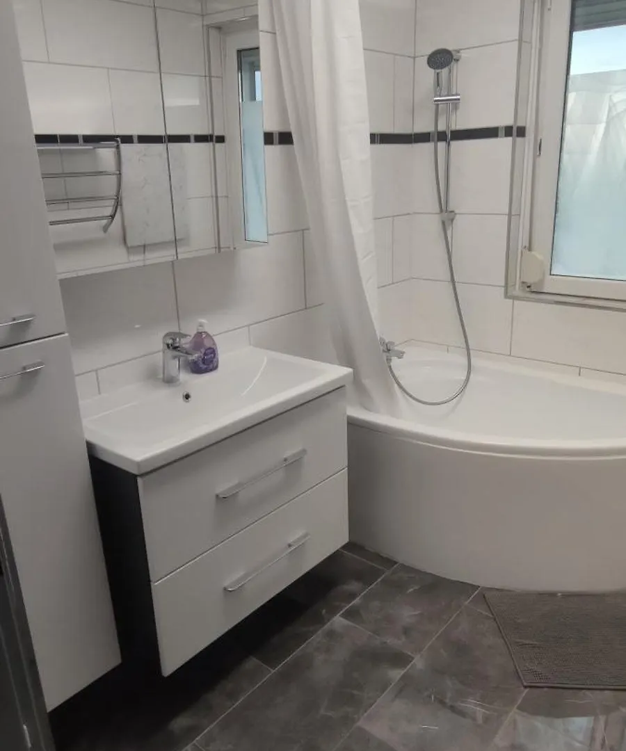 Geraeumige 4 Zimmer Wohnung Mit Balkon Altendorf  Altendorf (Upper Franconia)