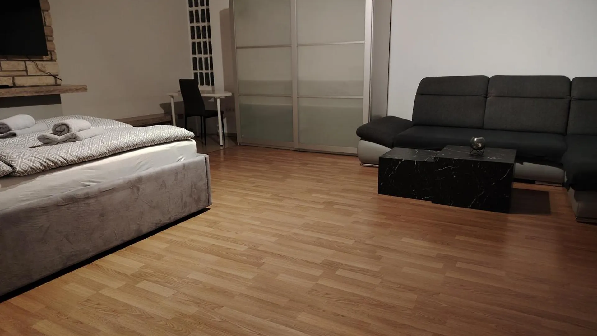Geraeumige 4 Zimmer Wohnung Mit Balkon Altendorf