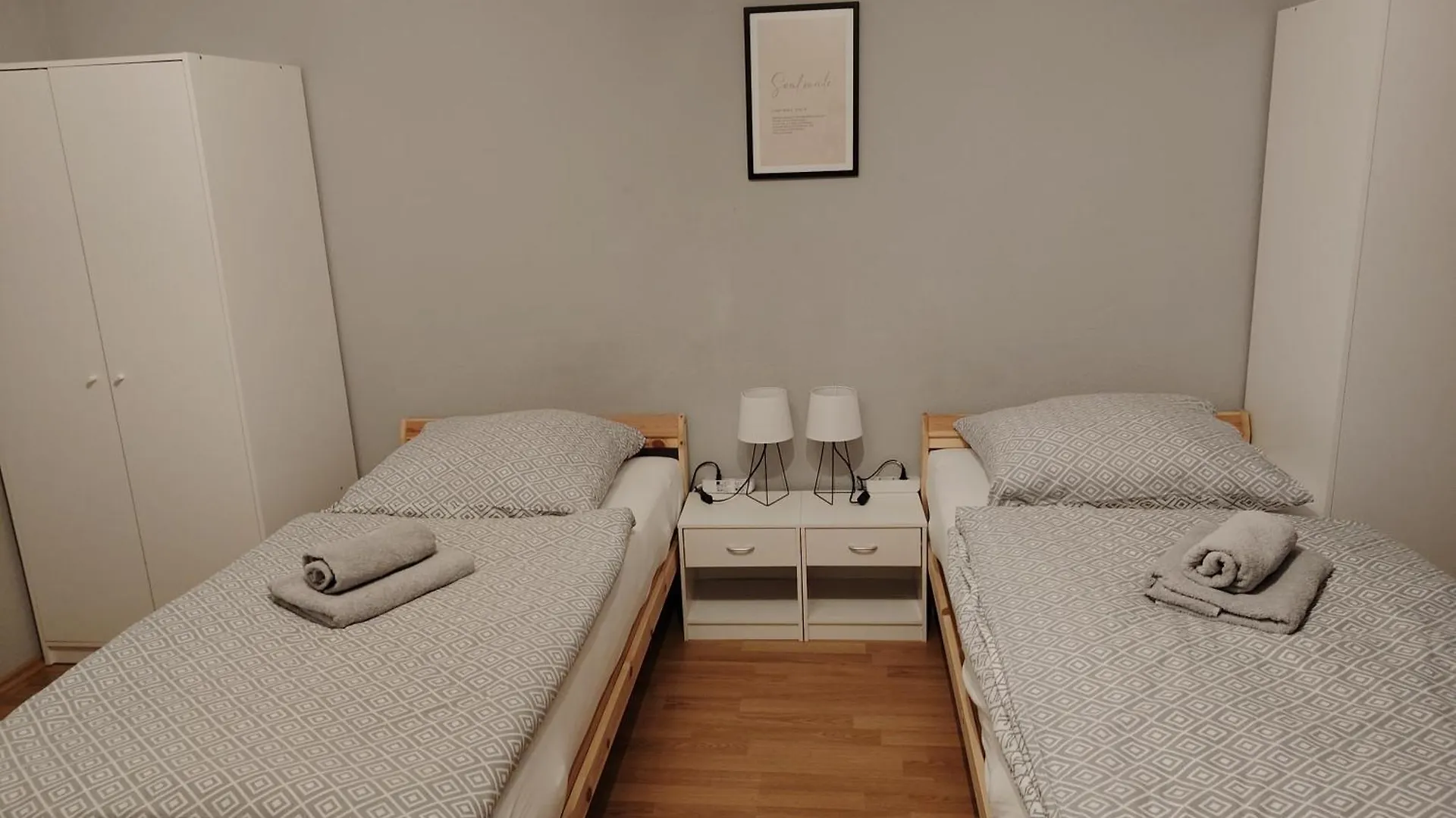 Geraeumige 4 Zimmer Wohnung Mit Balkon Altendorf  Apartment