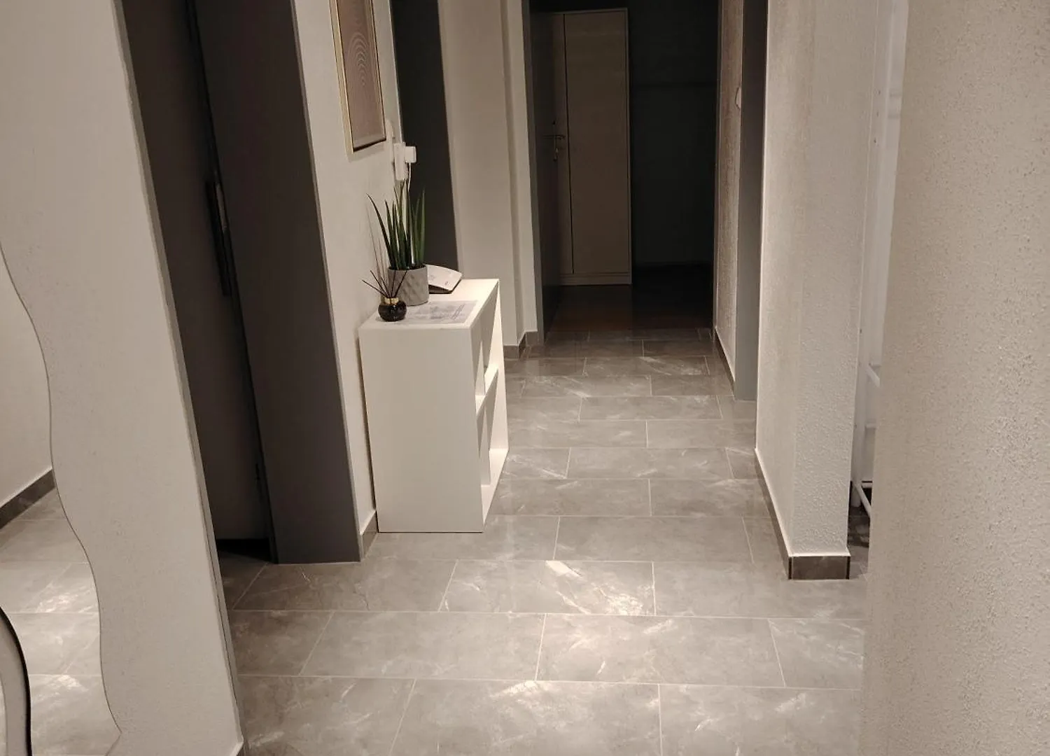 Apartment Geraeumige 4 Zimmer Wohnung Mit Balkon Altendorf  Germany